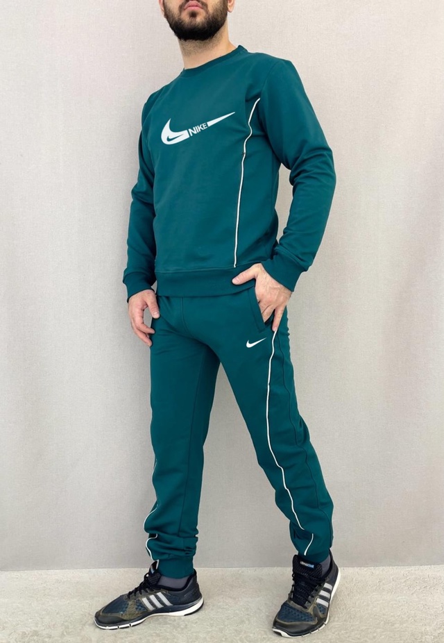 Спортивный костюм 22979697