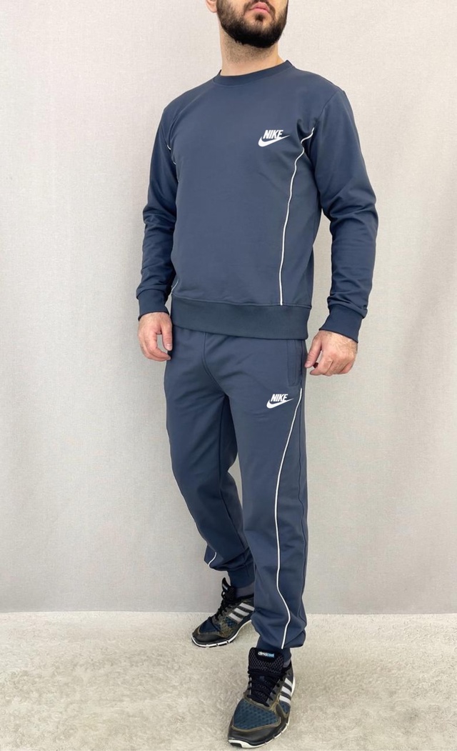 Спортивный костюм 22979697