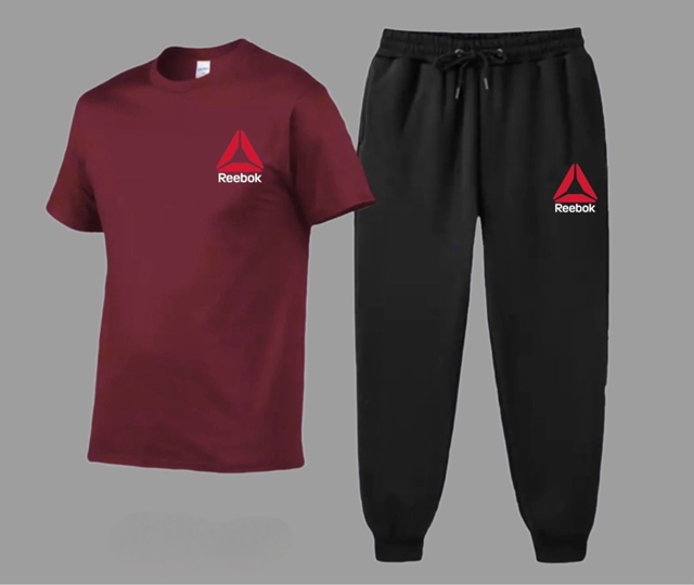 Спортивный костюм 22979651