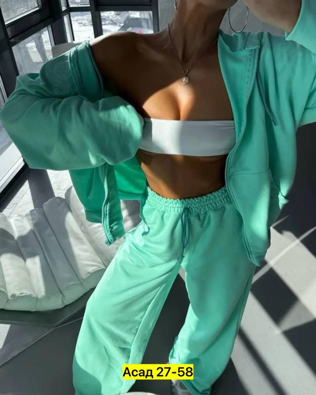 Спортивный костюм 22981629