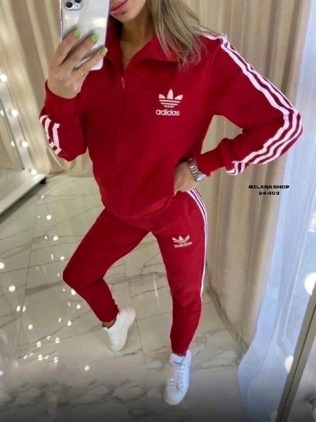 Спортивный костюм 22981909