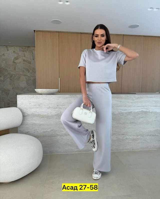 Спортивный костюм 22981628