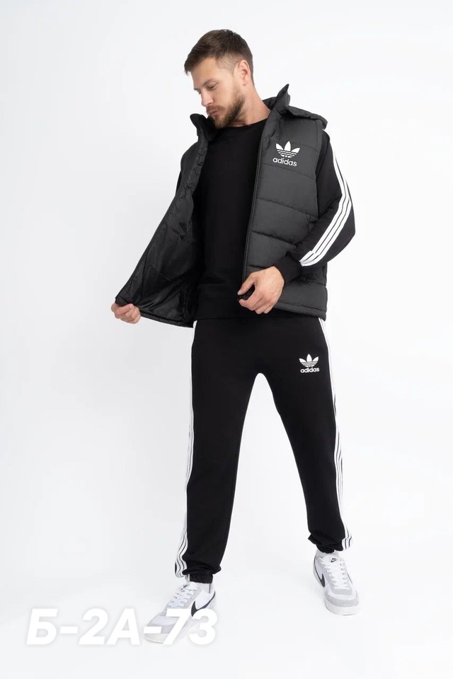 Спортивный костюм 22984352