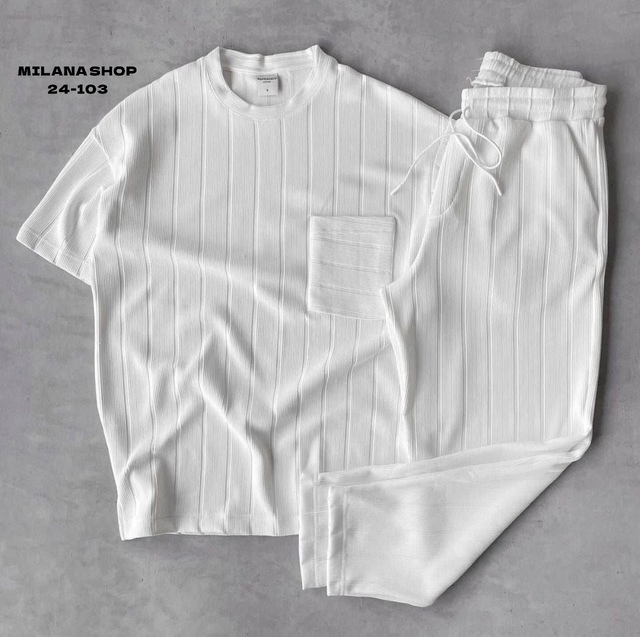 Спортивный костюм 22984847