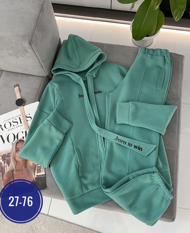 Спортивный костюм 22985828