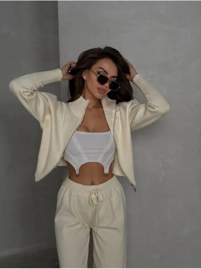 Спортивный костюм 22987737