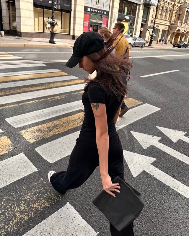 Спортивный костюм 22988198