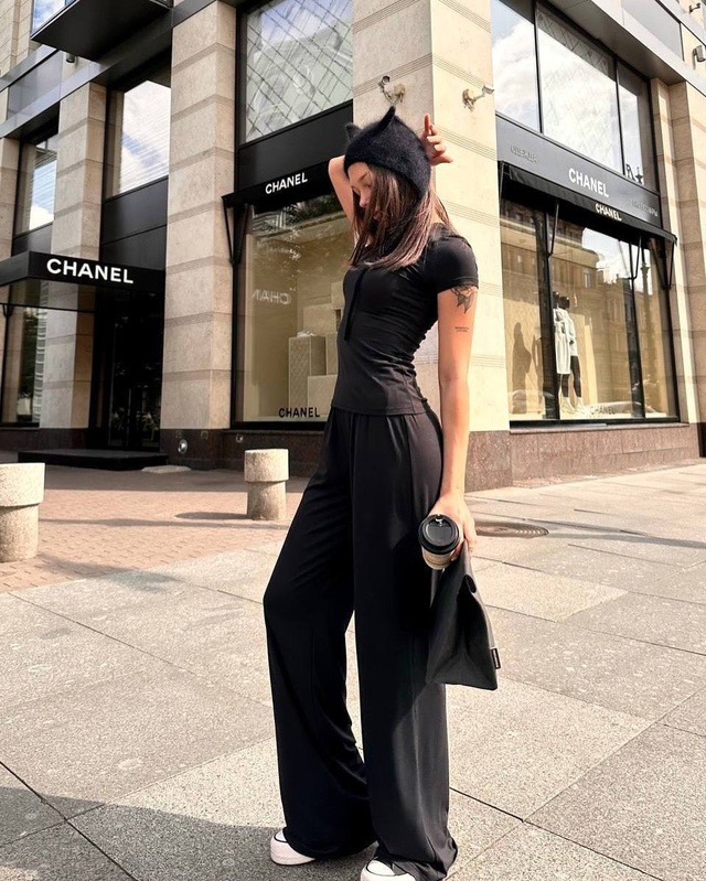 Спортивный костюм 22988198