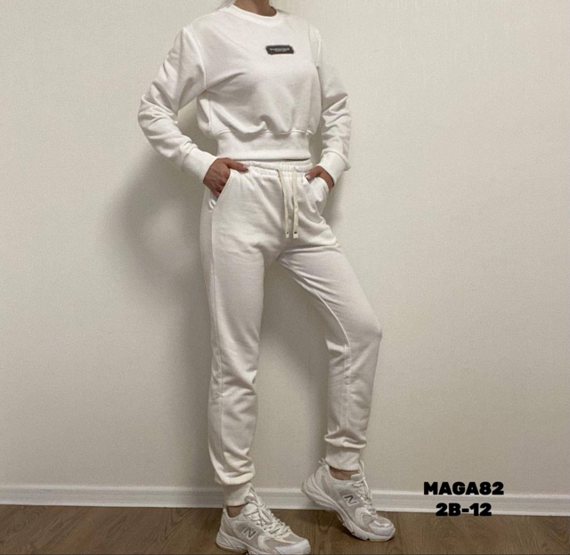 Спортивный костюм 22992836