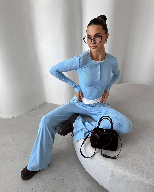 Спортивный костюм 22993037