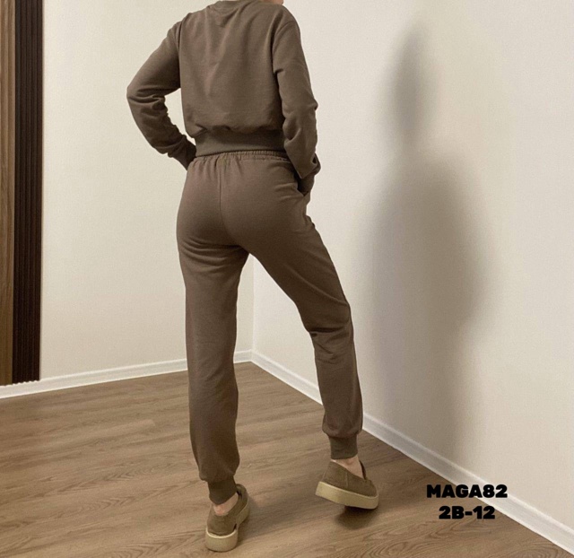 Спортивный костюм 22992836