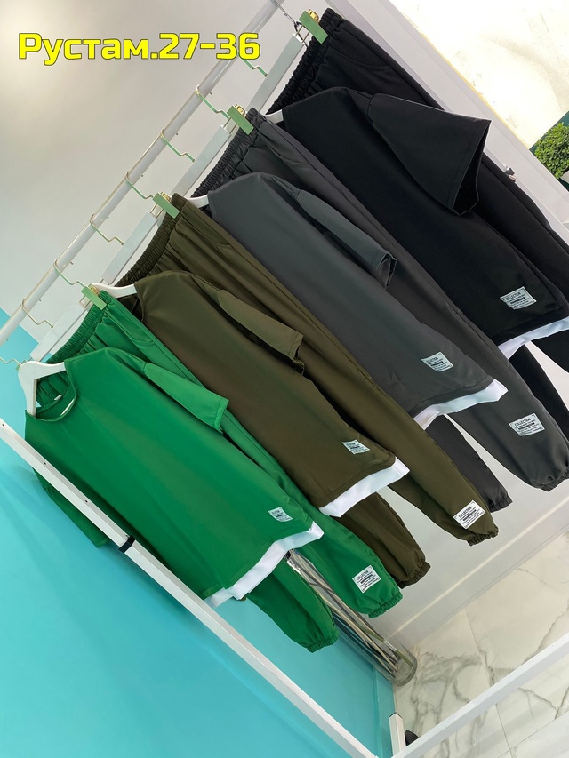 Спортивный костюм 22993932