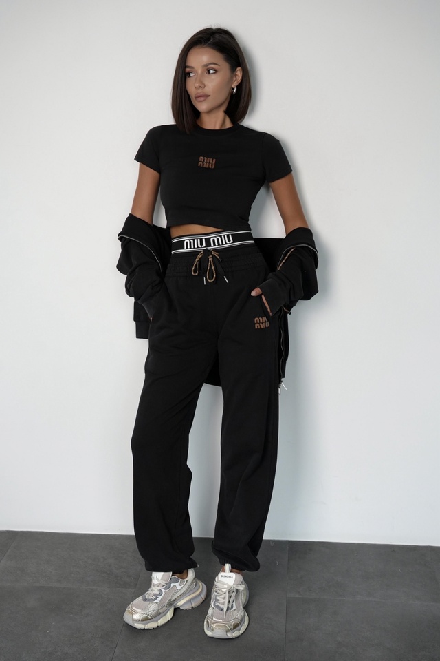 Спортивный костюм 22994709