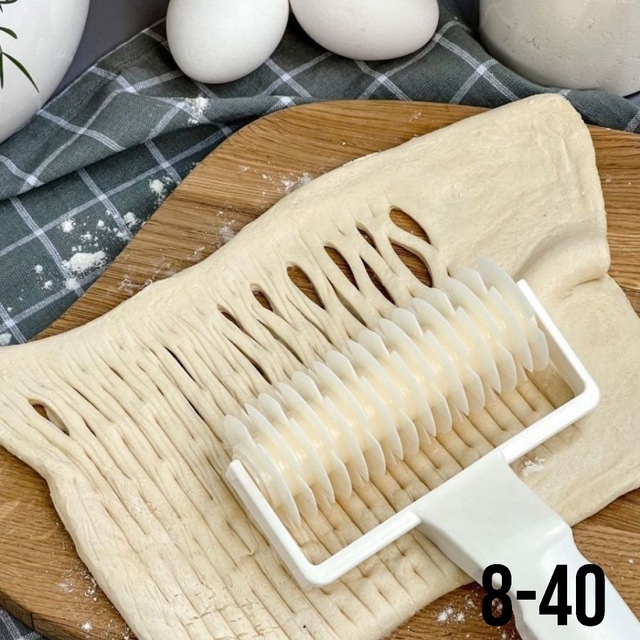 Нож ролик для фигурной нарезки теста 22994742