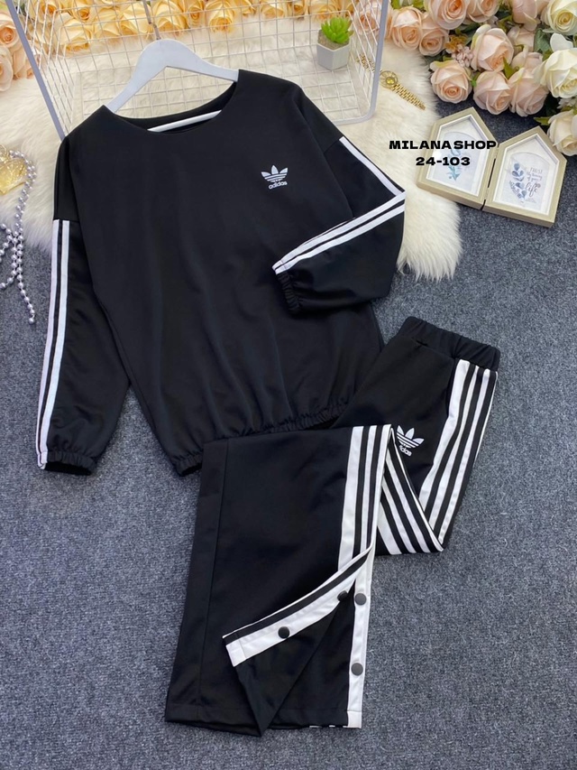 Спортивный костюм 22993678