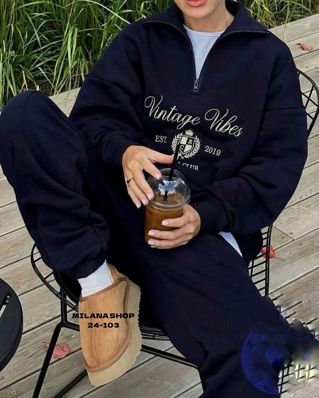 Спортивный костюм 22993913