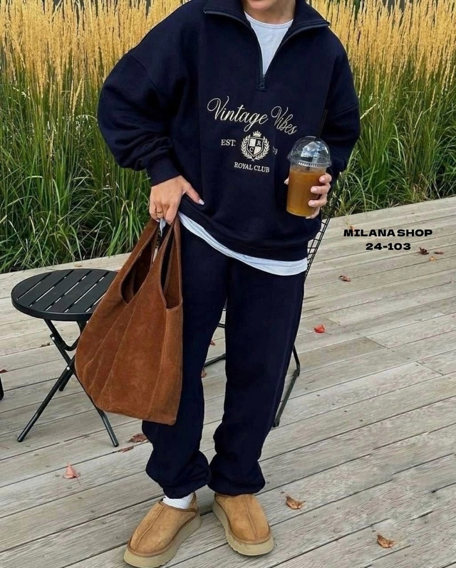 Спортивный костюм 22993913