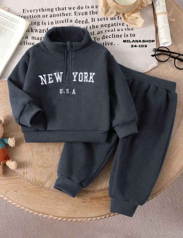 Спортивный костюм 22998563