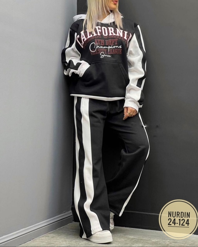 Спортивный костюм 23007612