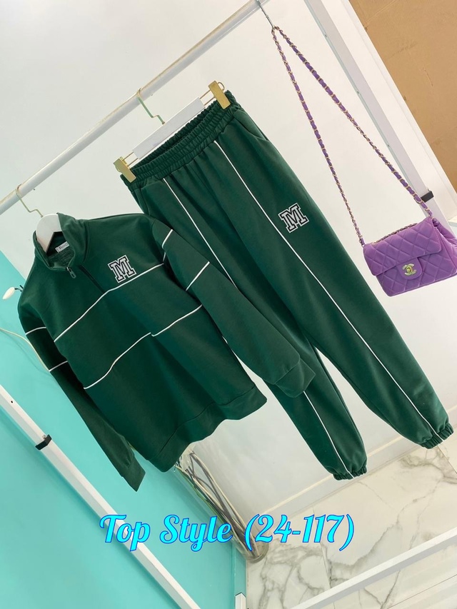 Спортивный костюм 23017734