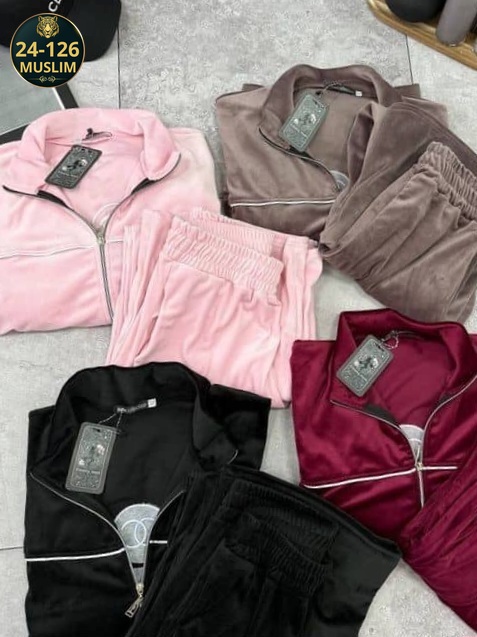 Спортивный костюм 23019114