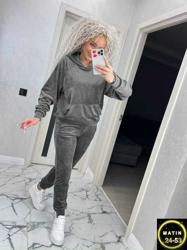 Спортивный костюм 23019071