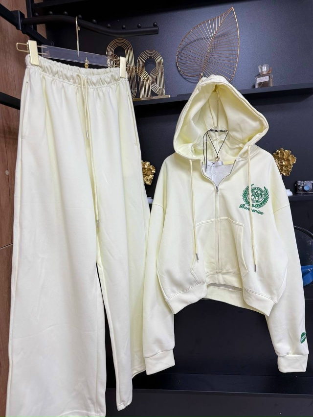 Спортивный костюм 23034951