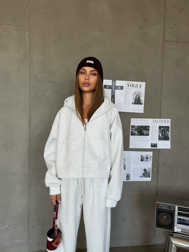 Спортивный костюм 23037515