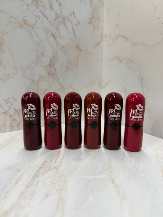 Помада 23041526