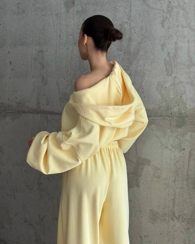 Спортивный костюм 23042291