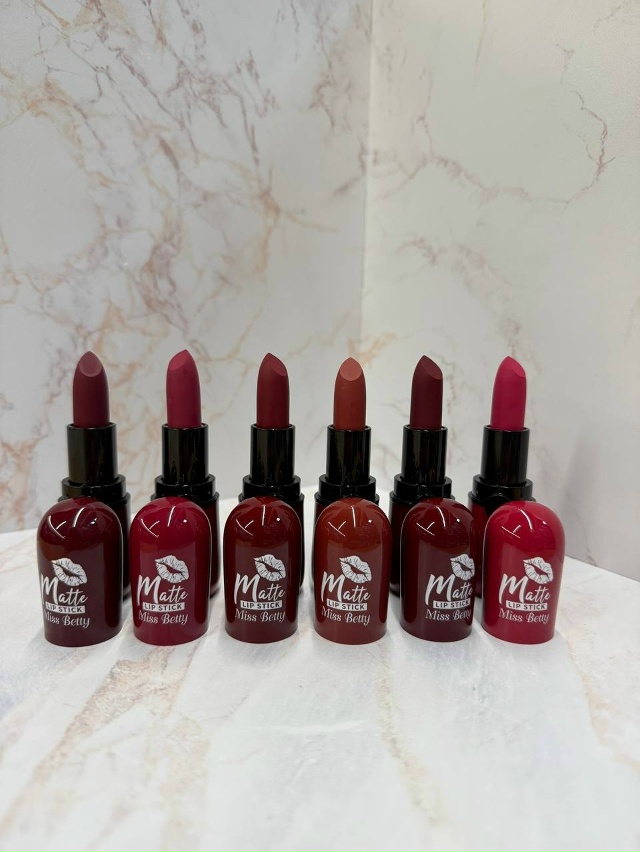 Помада 23041526