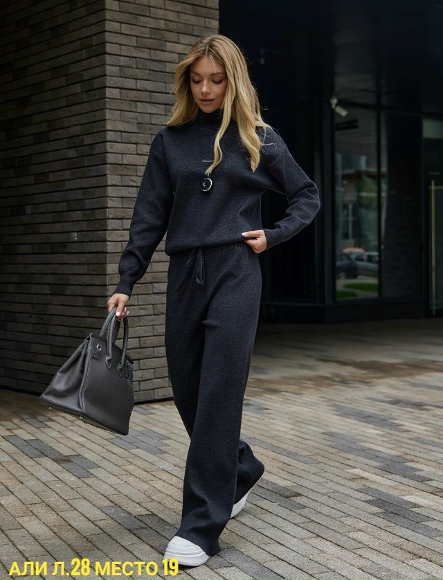 Спортивный костюм 23043452