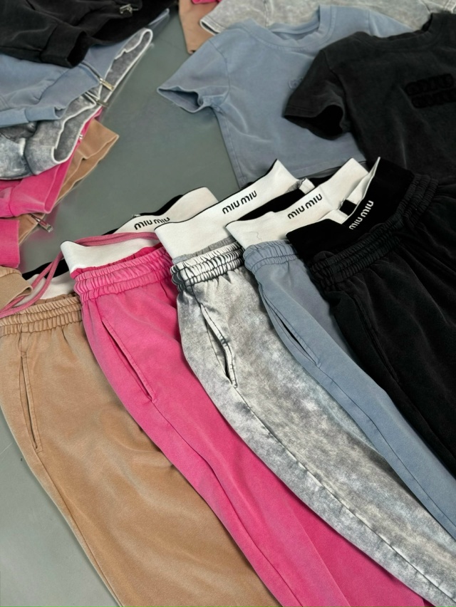 Костюм 23045198