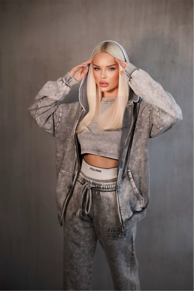 Костюм 23045198