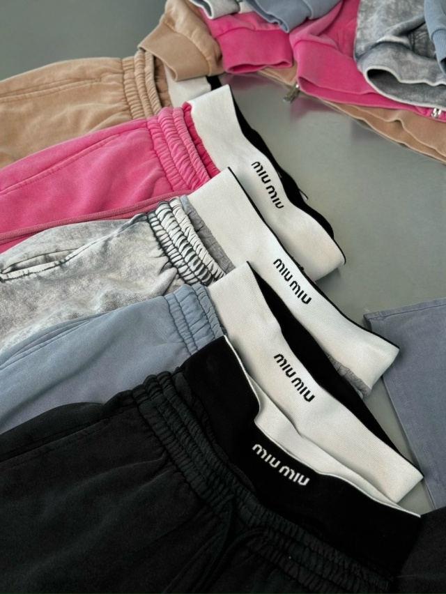 Костюм 23045198