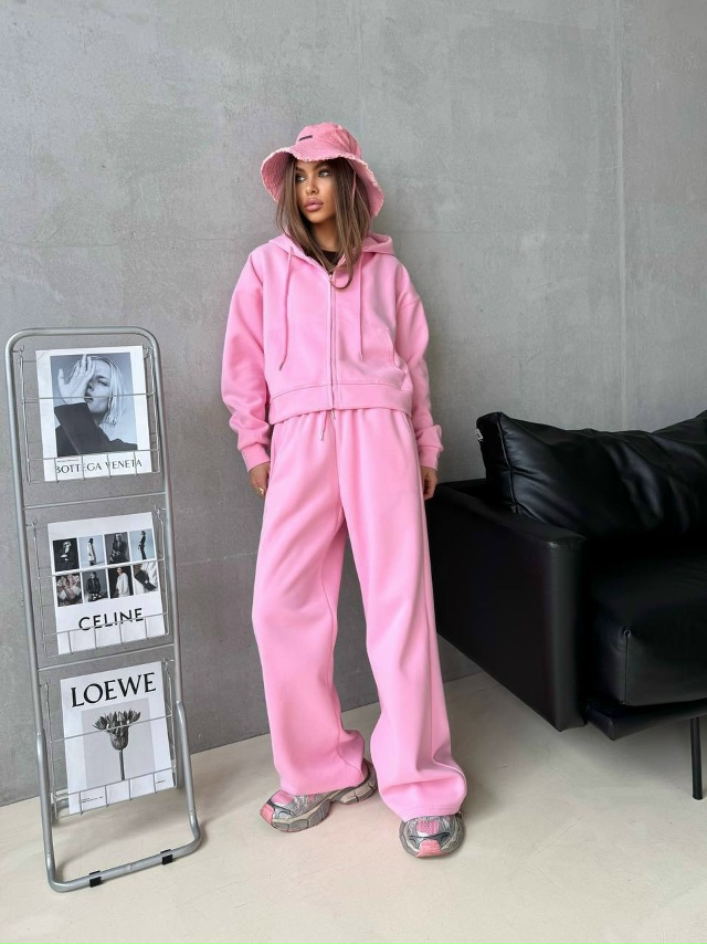 Спортивный костюм 23045857