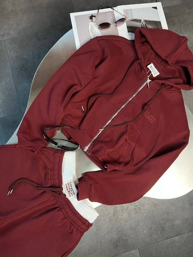 Костюм 23047529