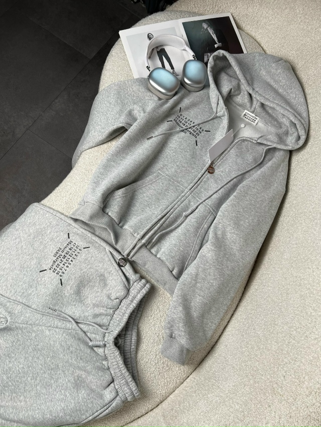 Костюм 23047524