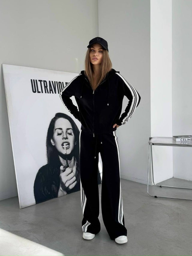 Спортивный костюм 23048272