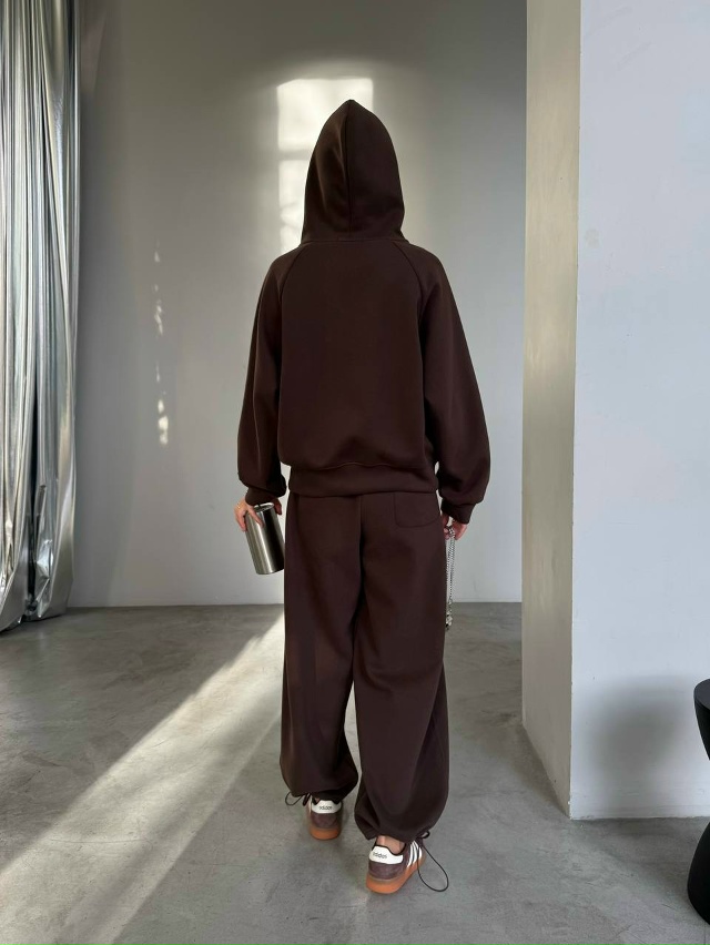 Спортивный костюм 23048739