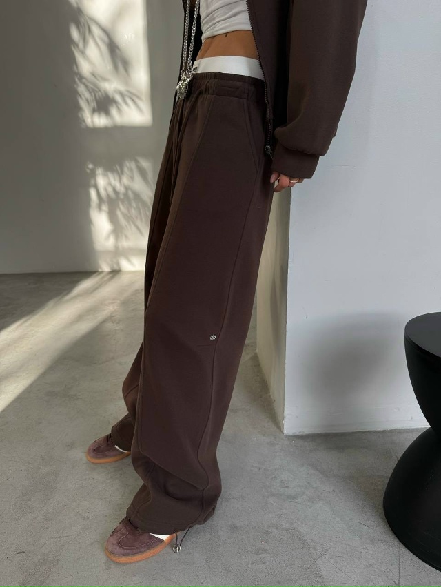 Спортивный костюм 23048739