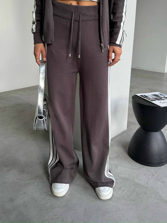 Спортивный костюм 23048130