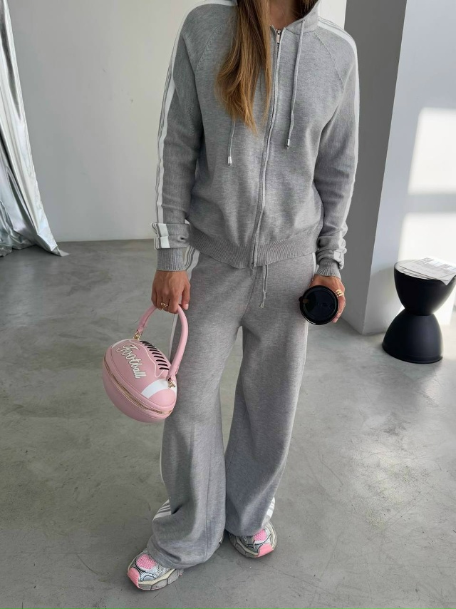 Спортивный костюм 23048129