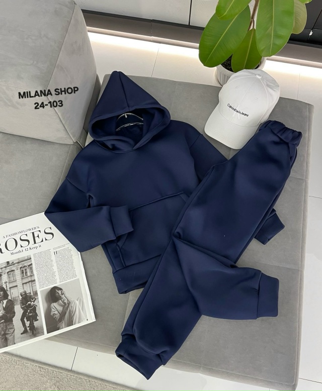 Спортивный костюм 23049369