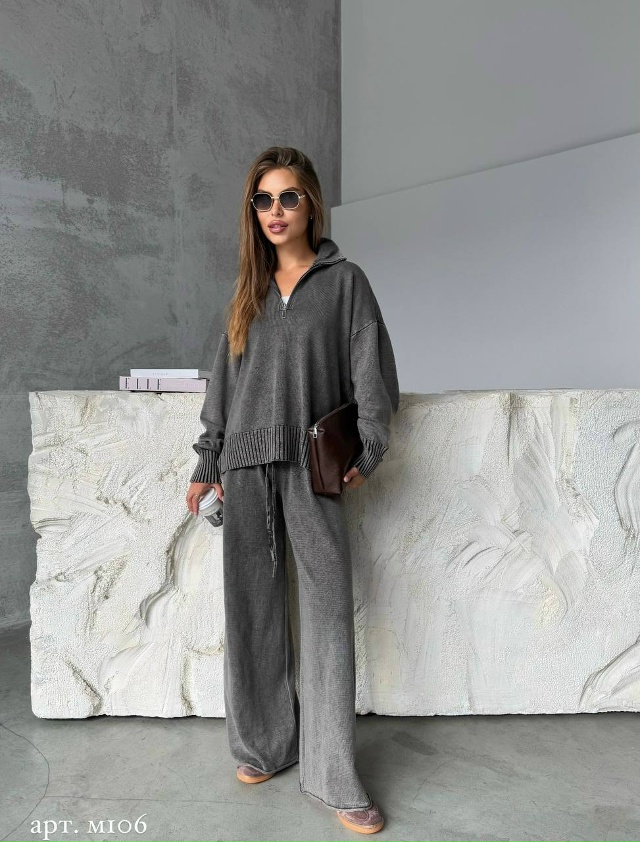 Спортивный костюм 23049289