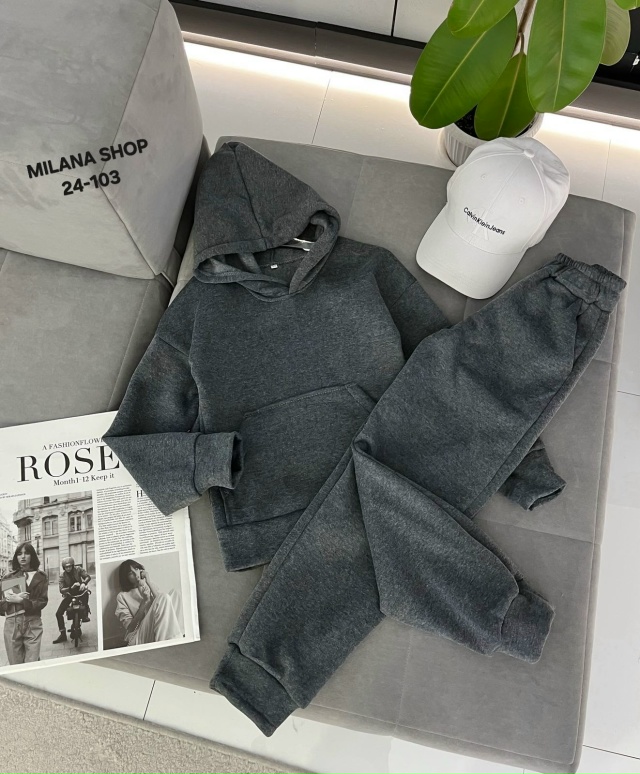 Спортивный костюм 23049369