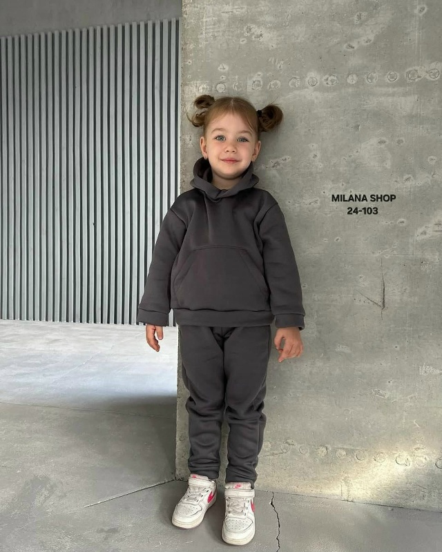 Спортивный костюм 23049369