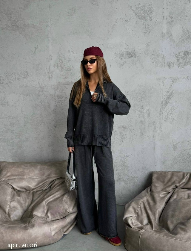 Спортивный костюм 23049288