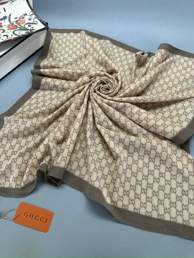 Платок 23050473