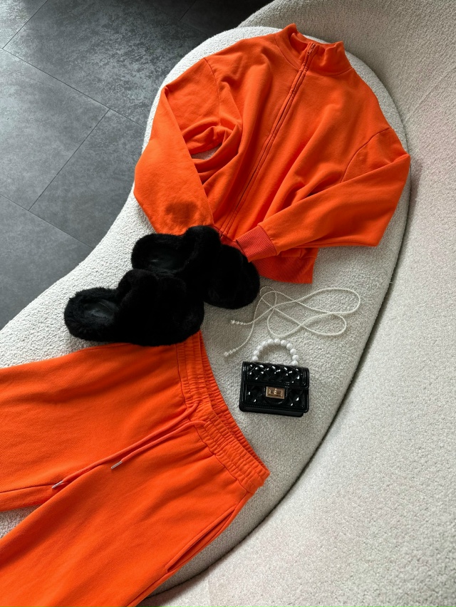 Спортивный костюм 23057443